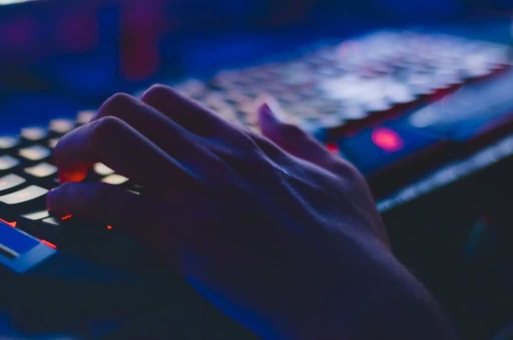 L’INSINUAZIONE DELLA DUBBIA MORALE DELL’AVVOCATO AL PARI DI QUELLA DEL SUO ASSISTITO, DIFFAMAZIONE O DIRITTO DI CRITICA? L’INSINUAZIONE DELLA DUBBIA MORALE DELL’AVVOCATO AL PARI DI QUELLA DEL SUO ASSISTITO, DIFFAMAZIONE O DIRITTO DI CRITICA?